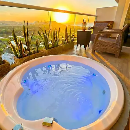 Dominique Luxury - 1 Bedroom - Private Jacuzzi - 13th Floor * Cartagena